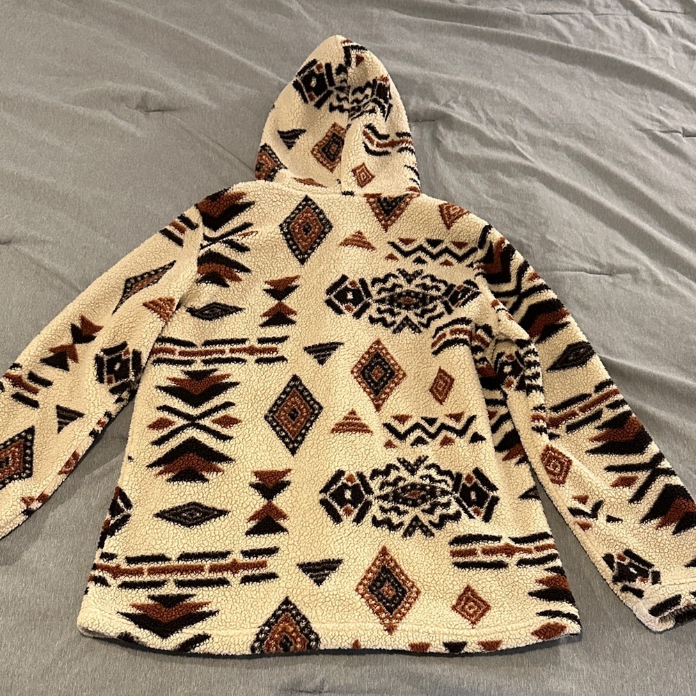 Aztec Pattern Hooded Sherpa Jacket - Picture 5 of 7